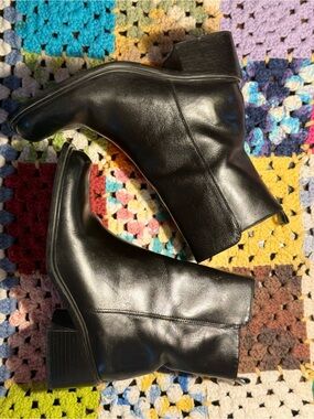 Vintage Transit Black Leather Square Toe Ankle Boots - Size 6B